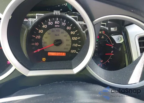 2010 Toyota Tacoma Prerunner V6 z USA, uszkodzony, nr VIN 5TEJU4GN4AZ701501